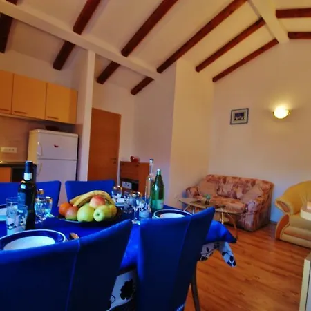 Daire With A Parking Space Rovinjsko Selo, - 16580 Rovinj